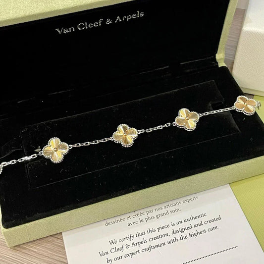 [Perla Lux]CLOVER 5 MOTIFS CHRISTMAS LIMITED EDITION BRACELET