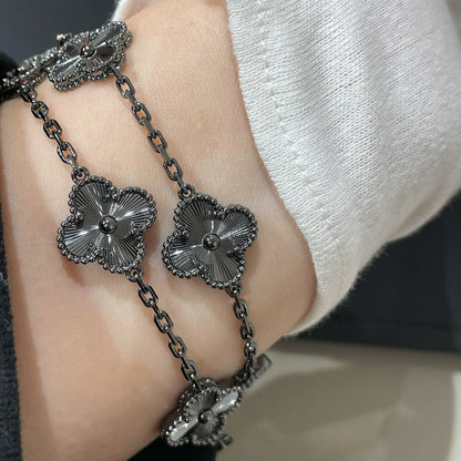 [Perla Lux]CLOVER 5 MOTIF BLACK BRACELET