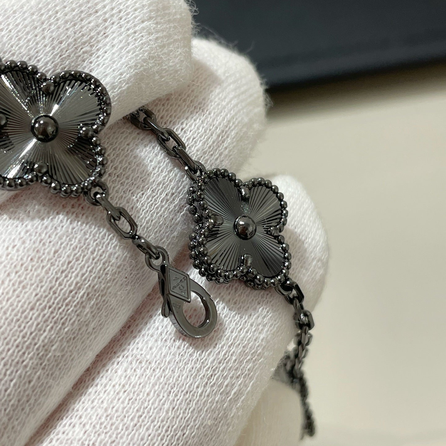 [Perla Lux]CLOVER 5 MOTIF BLACK BRACELET