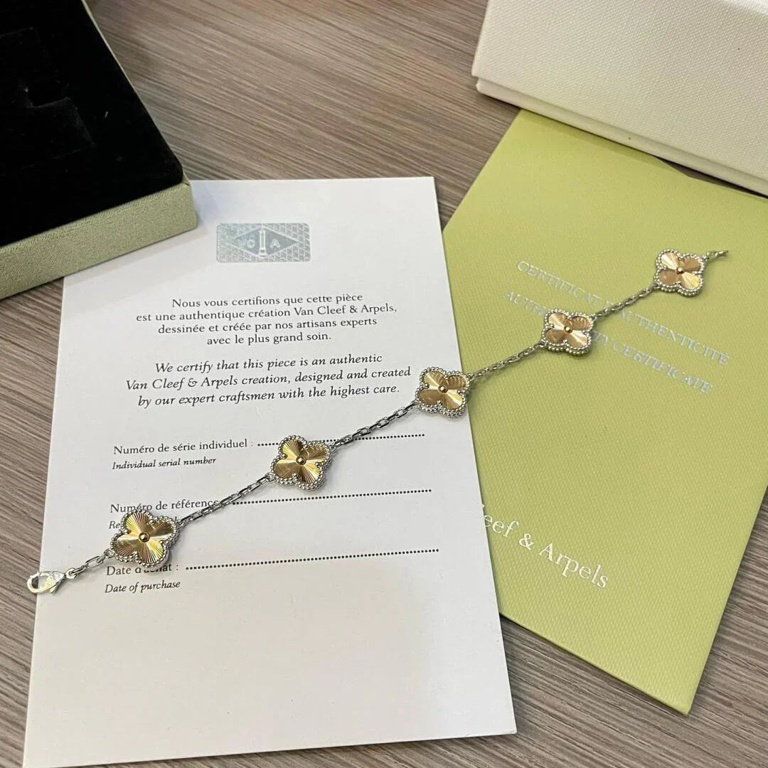 [Perla Lux]CLOVER 5 MOTIFS CHRISTMAS LIMITED EDITION BRACELET
