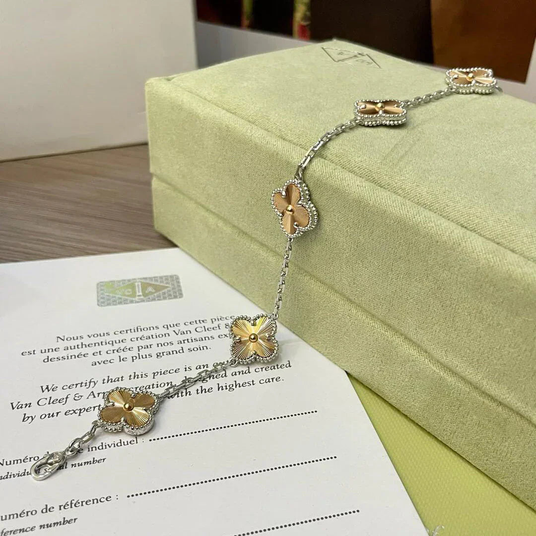 [Perla Lux]CLOVER 5 MOTIFS CHRISTMAS LIMITED EDITION BRACELET