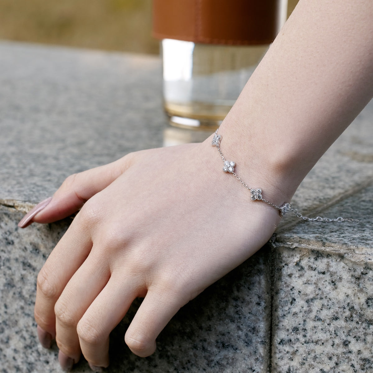 [Perla Lux]Four-Leaf Clover Hollow Butterfly Bracelet