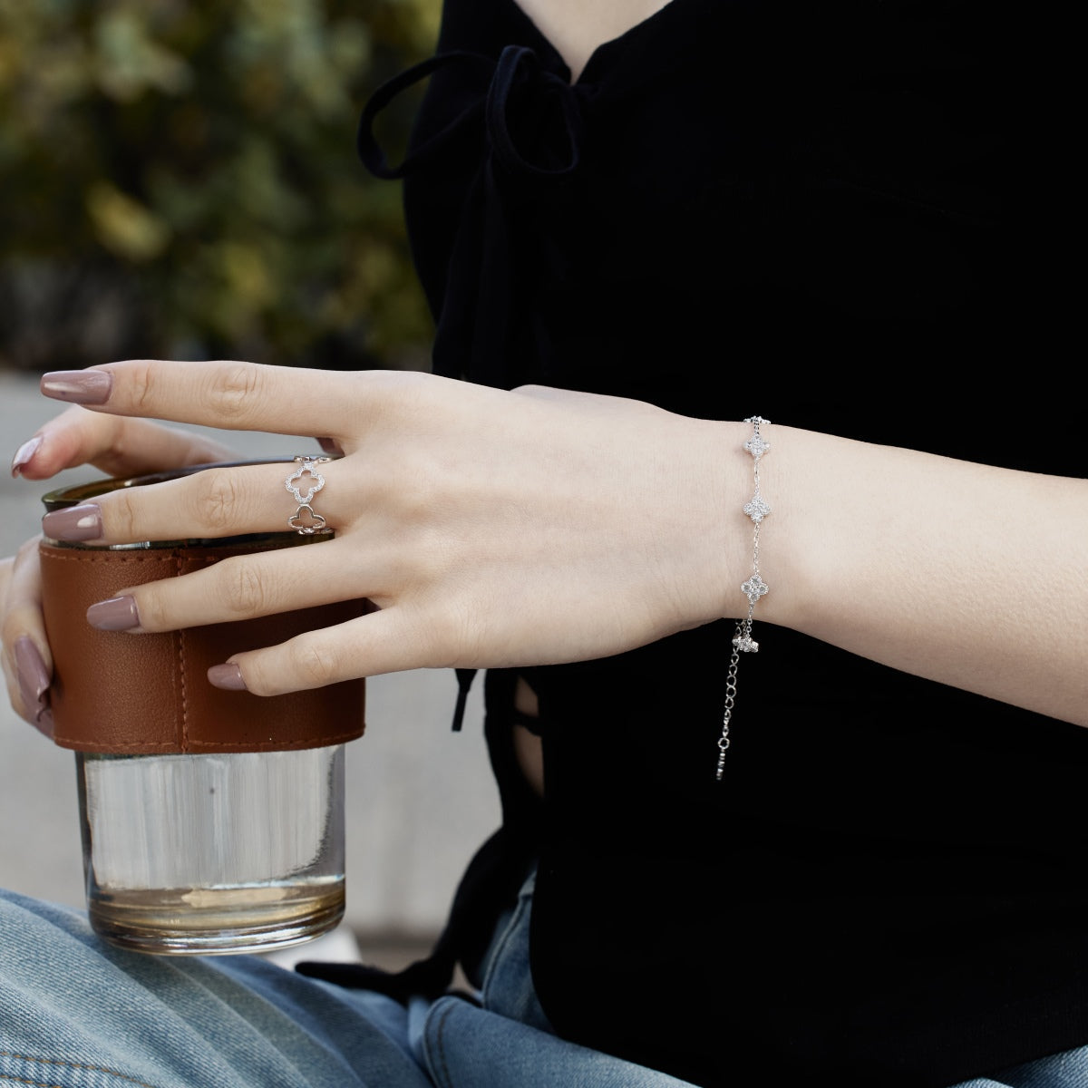 [Perla Lux]Four-Leaf Clover Hollow Butterfly Bracelet