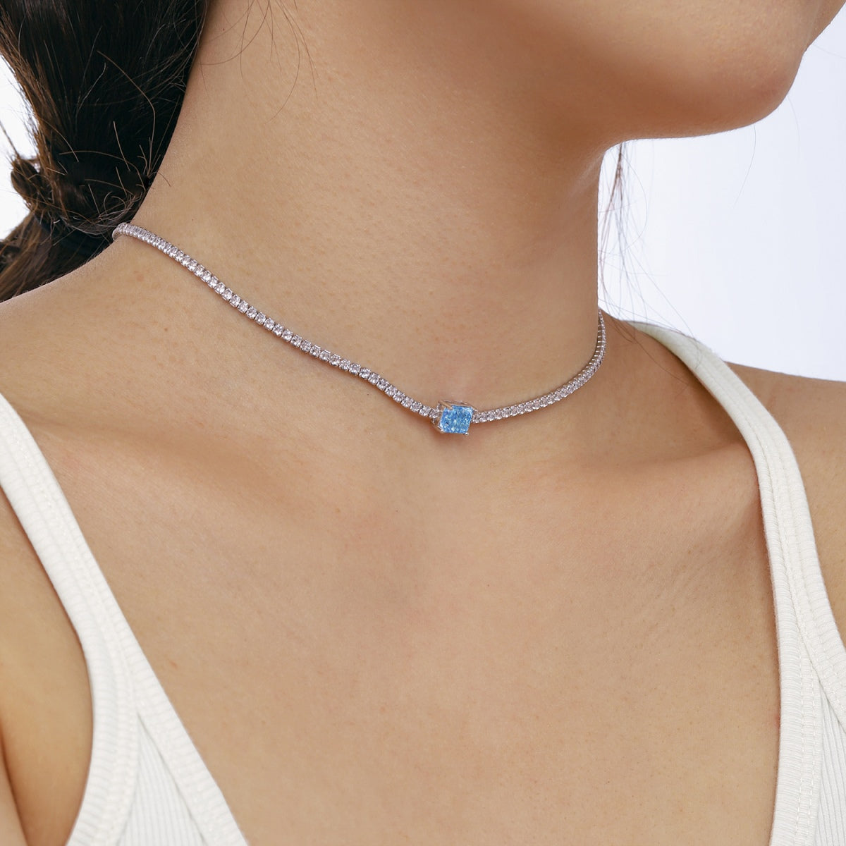 [Perla Lux]2.0 carat Ornate Emerald Cut Necklace
