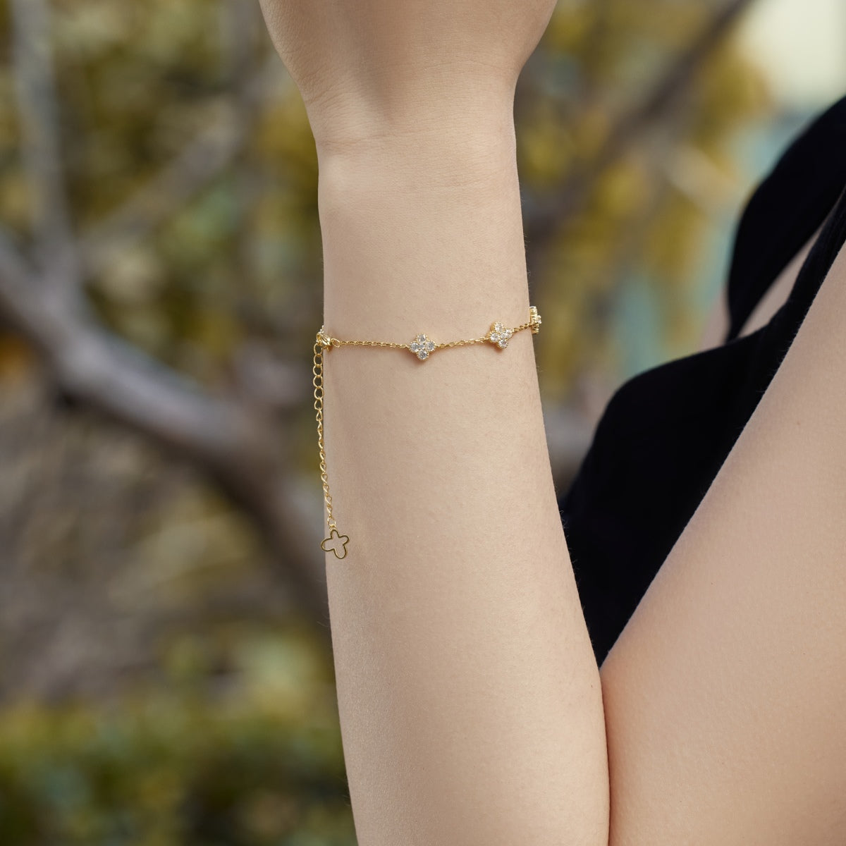 [Perla Lux]Four-Leaf Clover Hollow Butterfly Bracelet