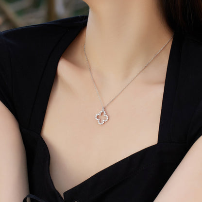 [Perla Lux]Four-Leaf Clover Hollow Design Exquisite Necklace