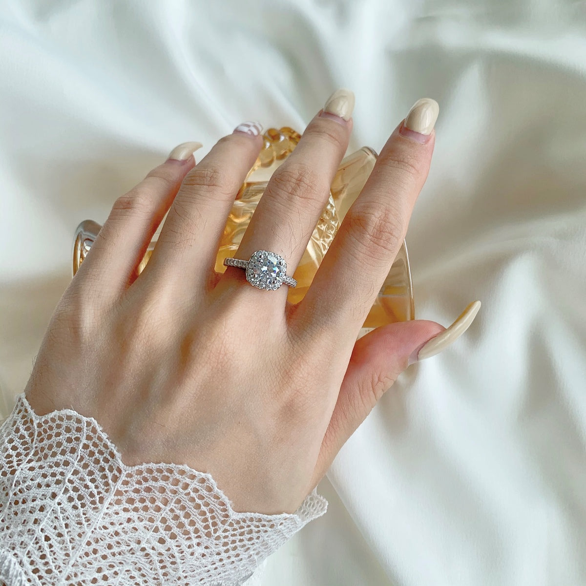 [Perla Lux]Dazzling Resplendent Round Cut Wedding Ring