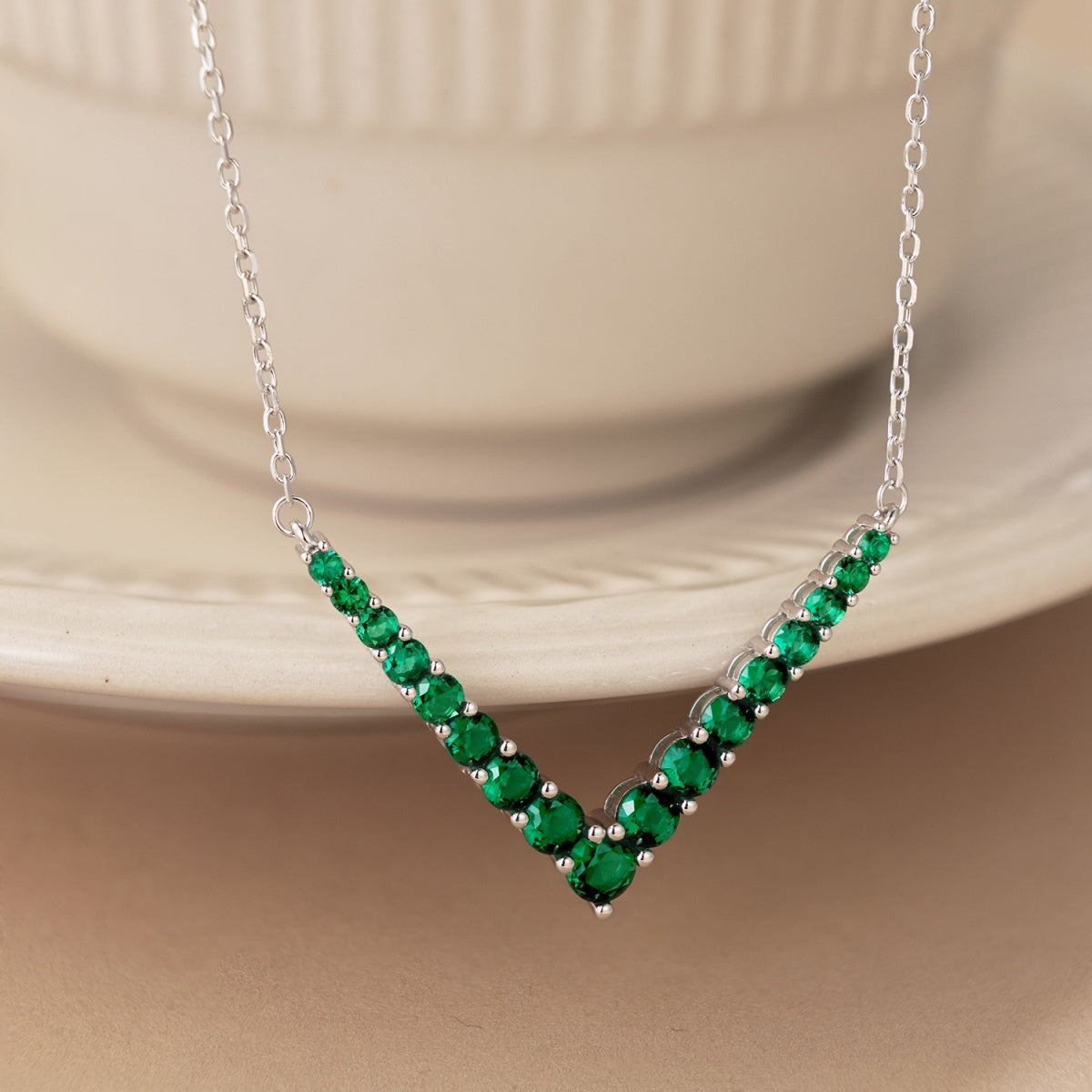 [Perla Lux]Ornate Round Cut Necklace