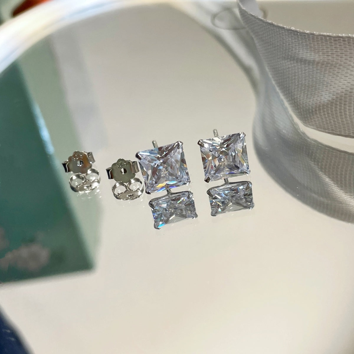 [Perla Lux]Ornate Square Shape Earrings