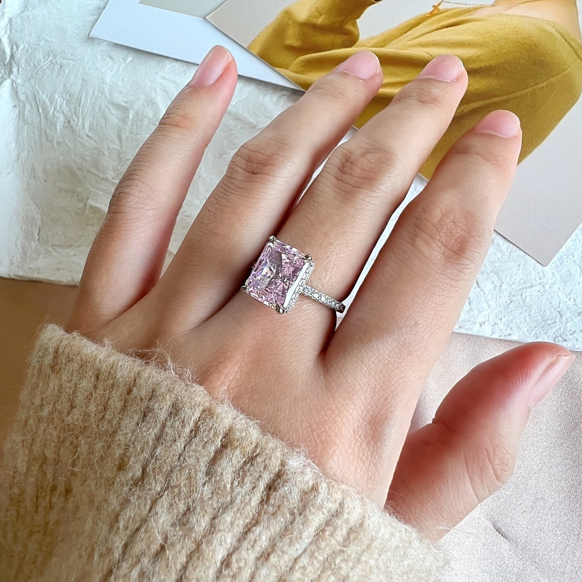 [Perla Lux]4.0 Carat Luxurious Engagement Ring