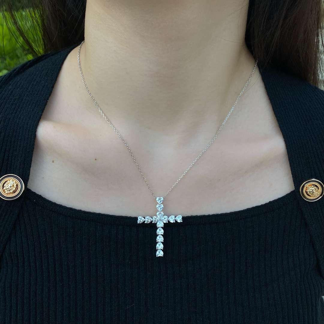 [Perla Lux]Radiant Cross Shape Necklace