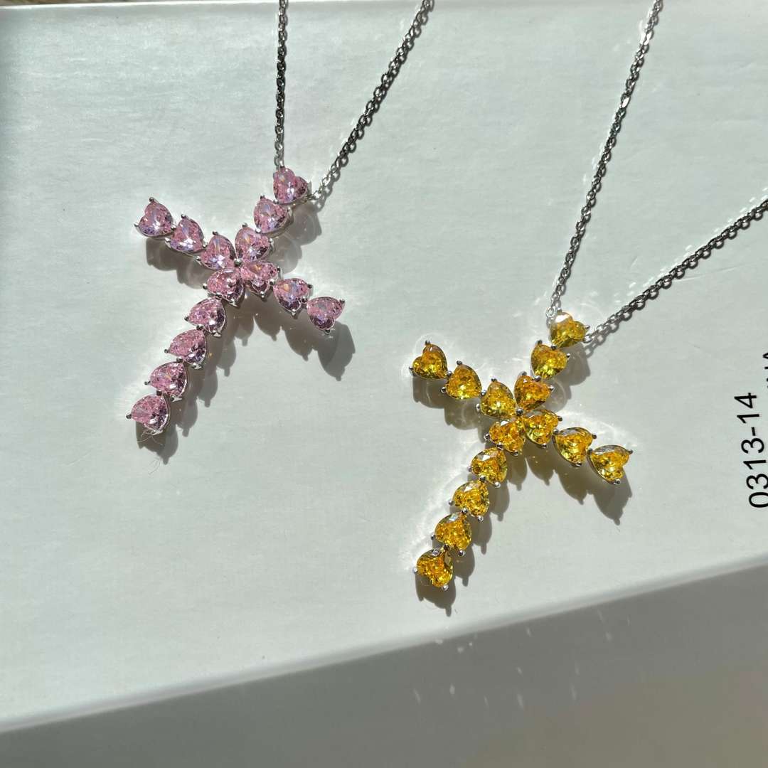 [Perla Lux]Radiant Cross Shape Necklace