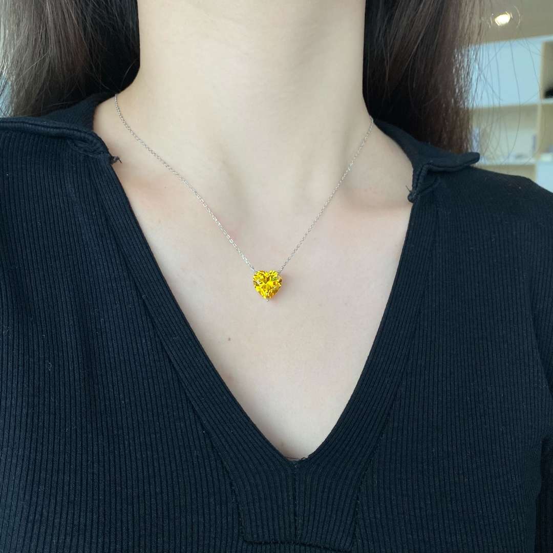 [Perla Lux]6.0 carat Radiant Heart Shape Necklace
