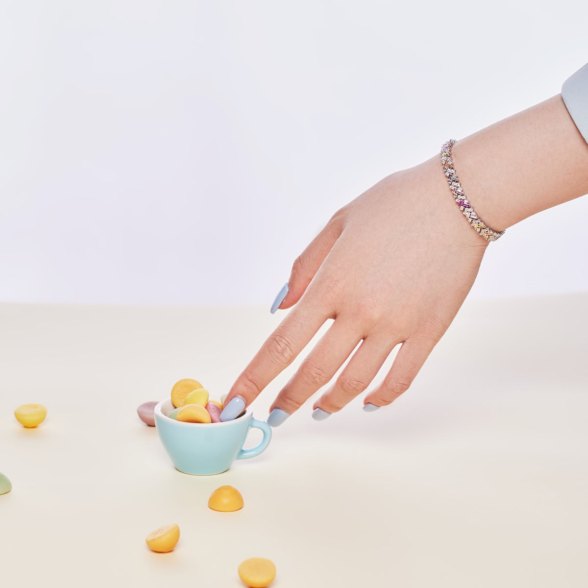 [Perla Lux]Dazzling Unique Multi Shape Daily Bracelet