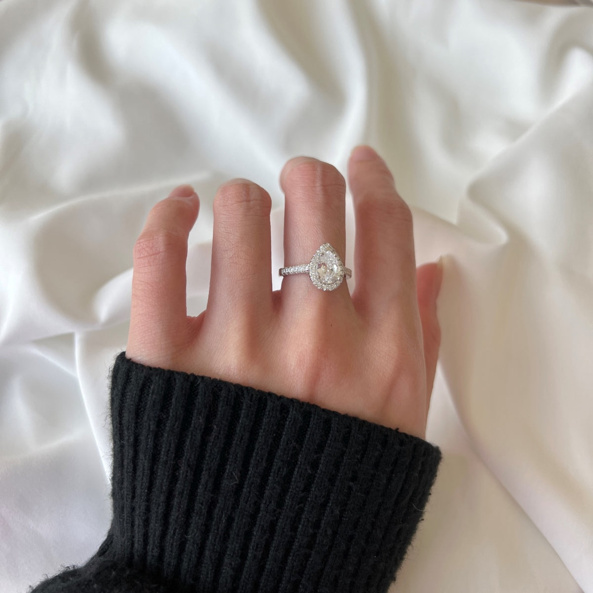 [Perla Lux]1.0 Carat Luxurious Resplendent Water Drop Shape Wedding Ring