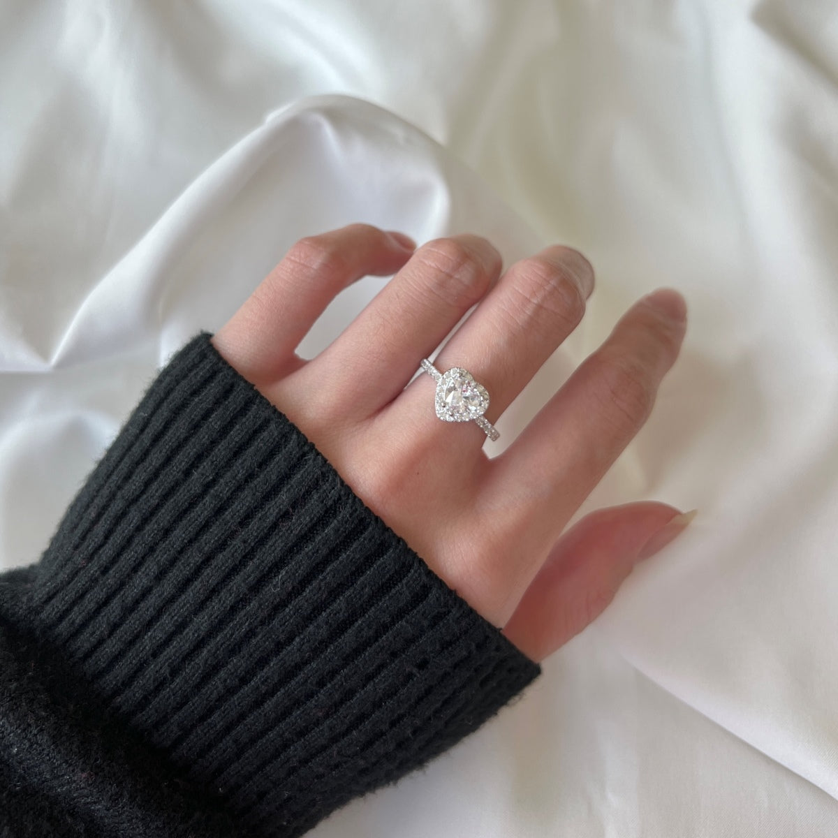 [Perla Lux]Eternity Splashy Romantic Heart Shape Lover Ring
