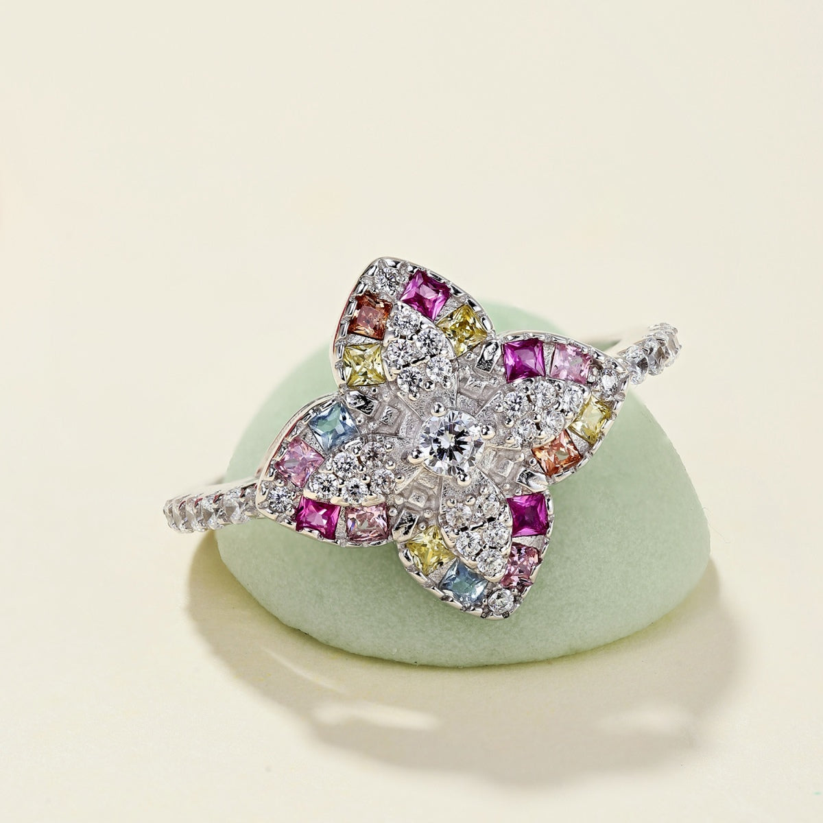 [Perla Lux]Luxurious Colorful Flower Shape Banquet Ring