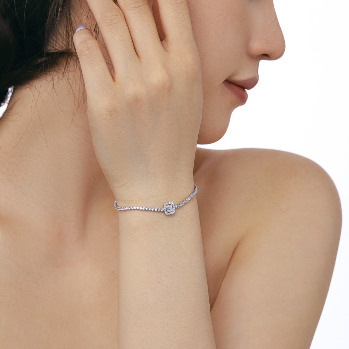 [Perla Lux]Luxurious Dazzling Square Shape Banquet Bracelet