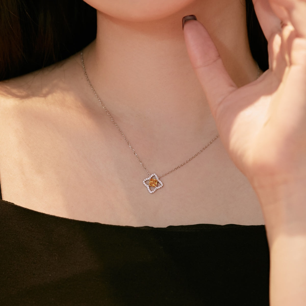 [Perla Lux]Exquisite Flower Shape Princess Cut Necklace