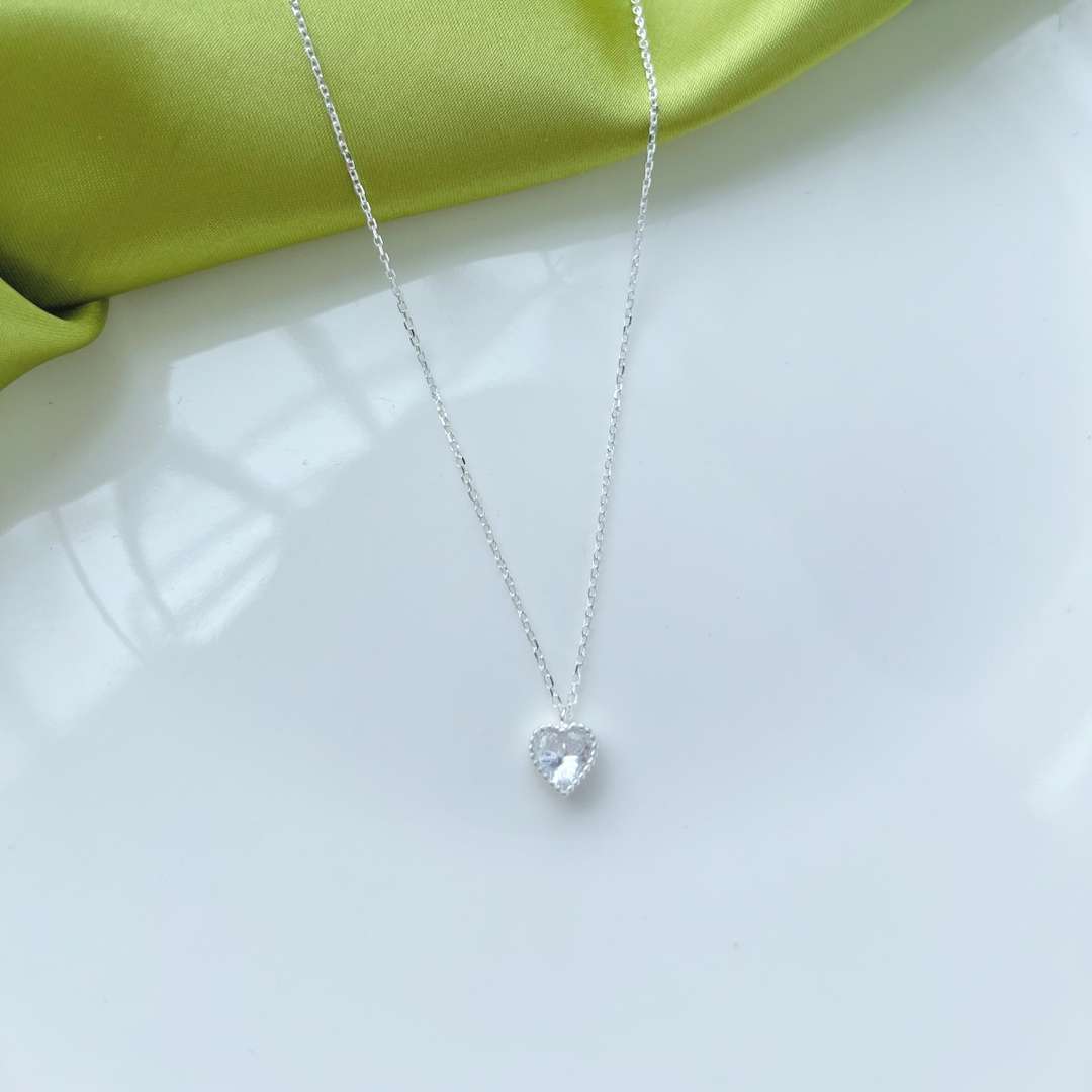 [Perla Lux]Ornate Heart Shape Necklace