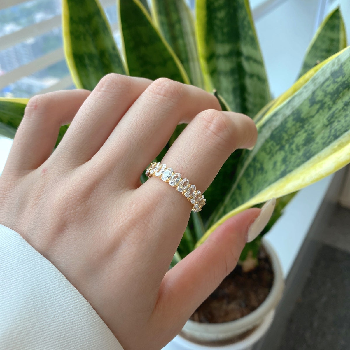 [Perla Lux]Ornate Oval Cut Tennis Ring