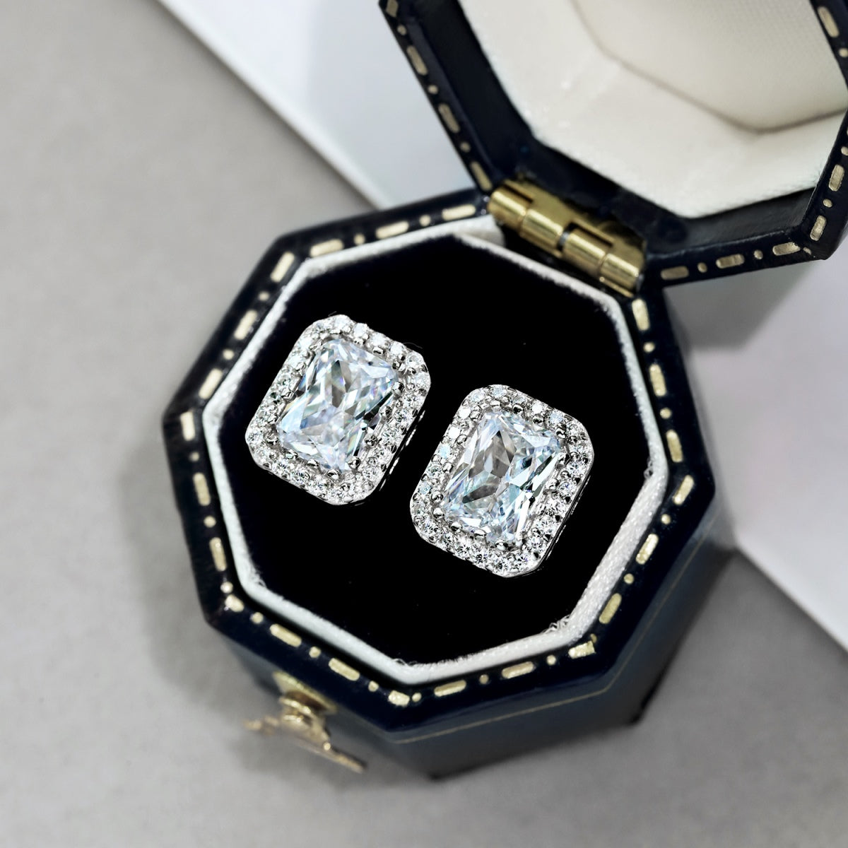 [Perla Lux]1.0 Carat Luxurious Dainty Emerald Cut Daily Earrings