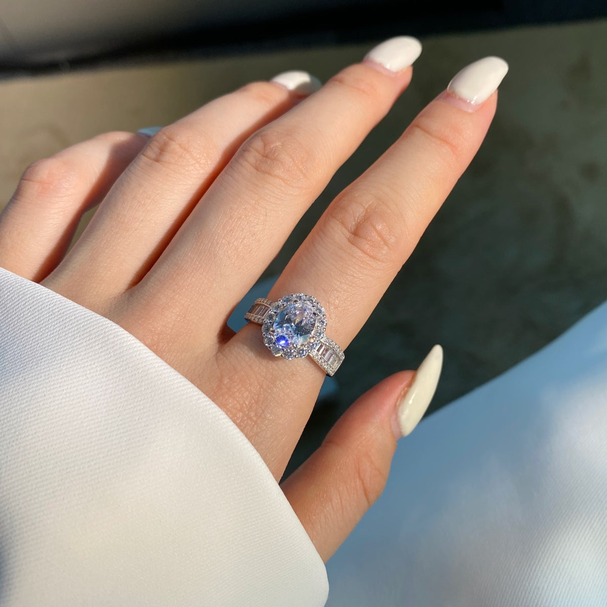 [Perla Lux]1.5 Carat Dazzling Charming Oval Cut Banquet Ring