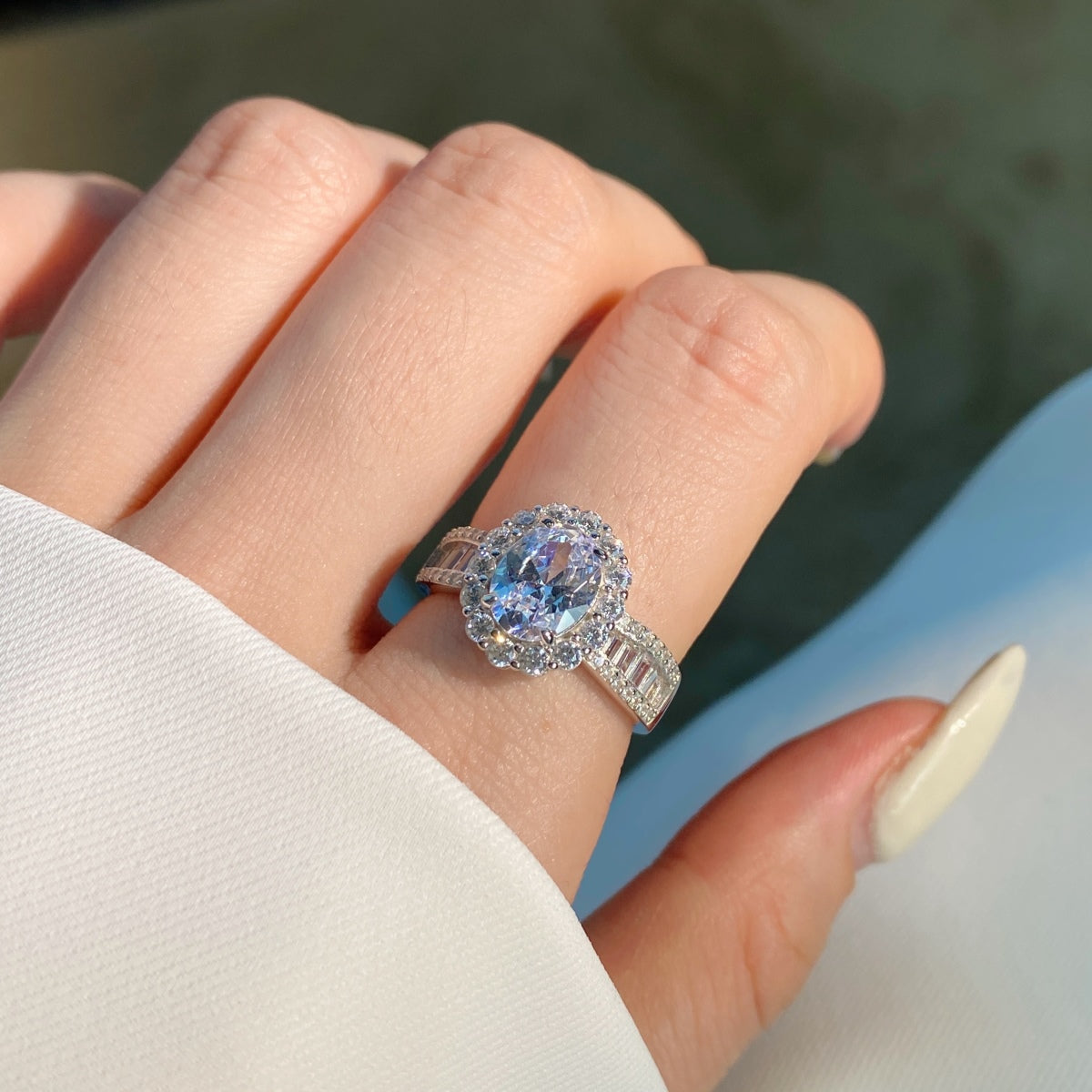 [Perla Lux]1.5 Carat Dazzling Charming Oval Cut Banquet Ring