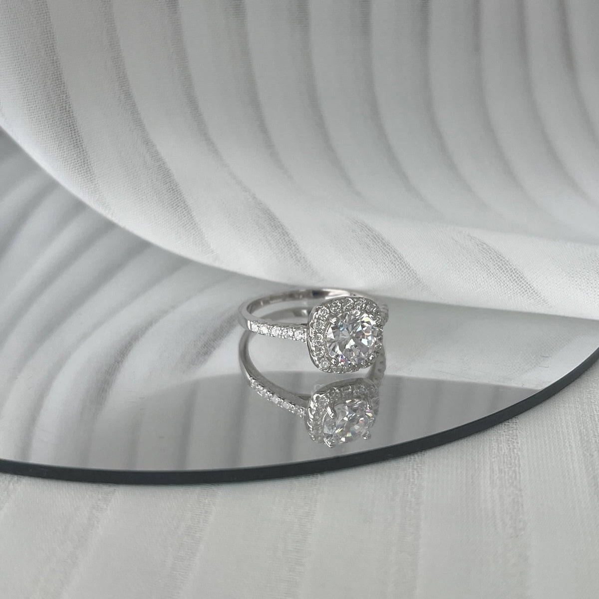 [Perla Lux]Dazzling Resplendent Round Cut Wedding Ring