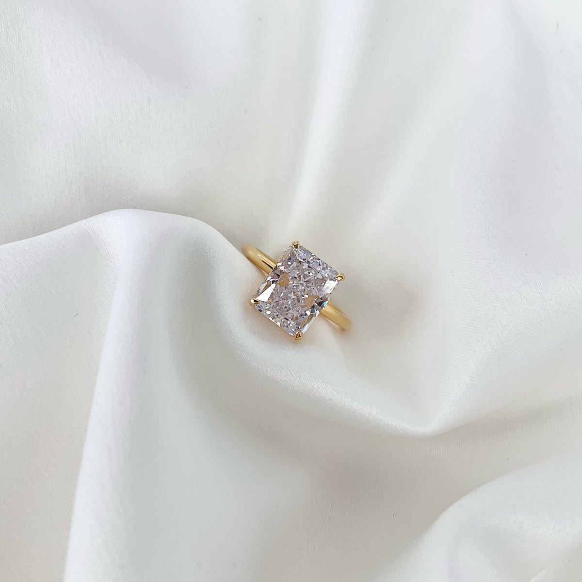 [Perla Lux]4.0 Carat Ornate Enchanting Radiand Cut Banquet Ring