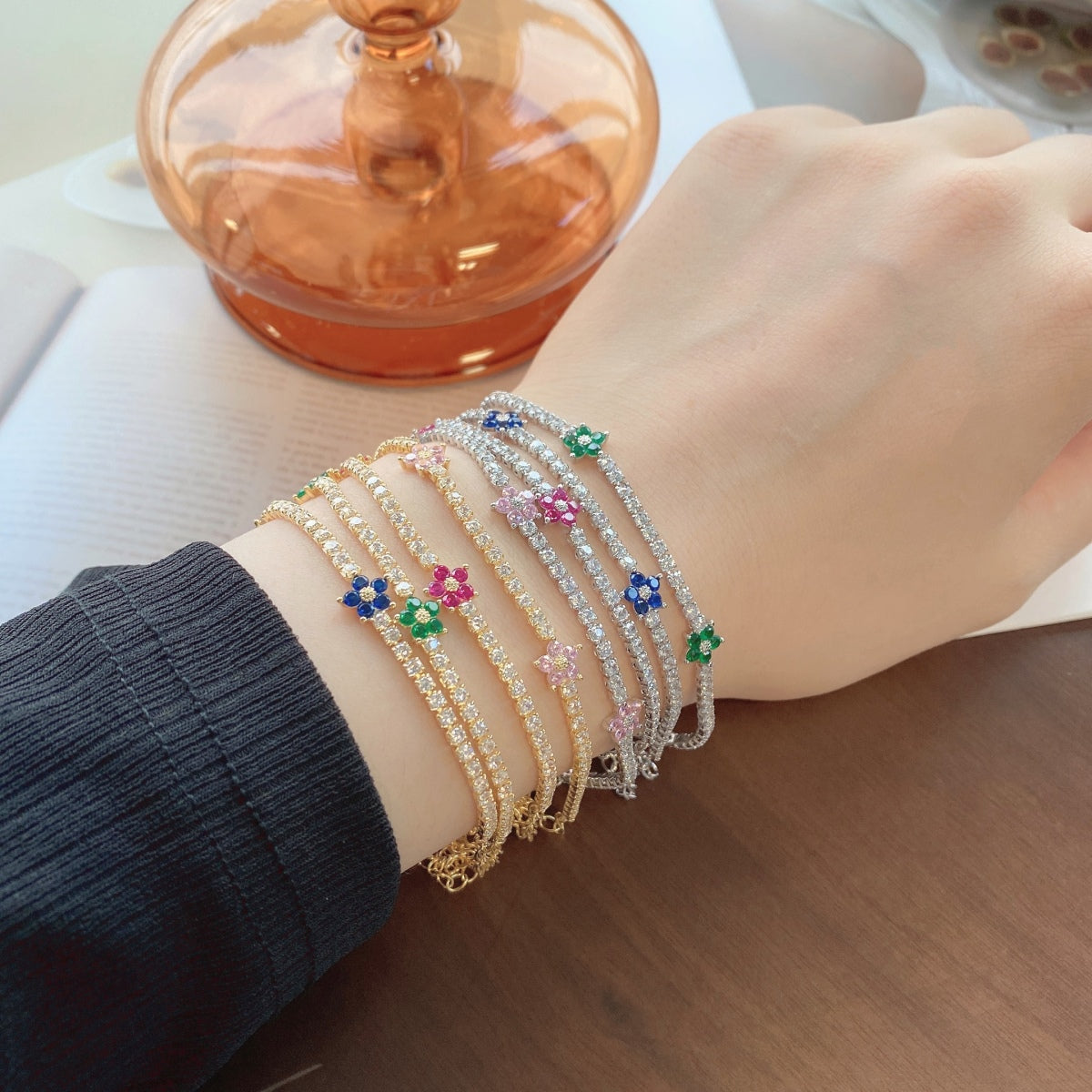 [Perla Lux]Sparkling Flower Shape Tennis Bracelet