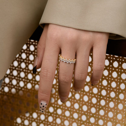 [Perla Lux]Delicate Enchanting Wave Shape Daily Ring