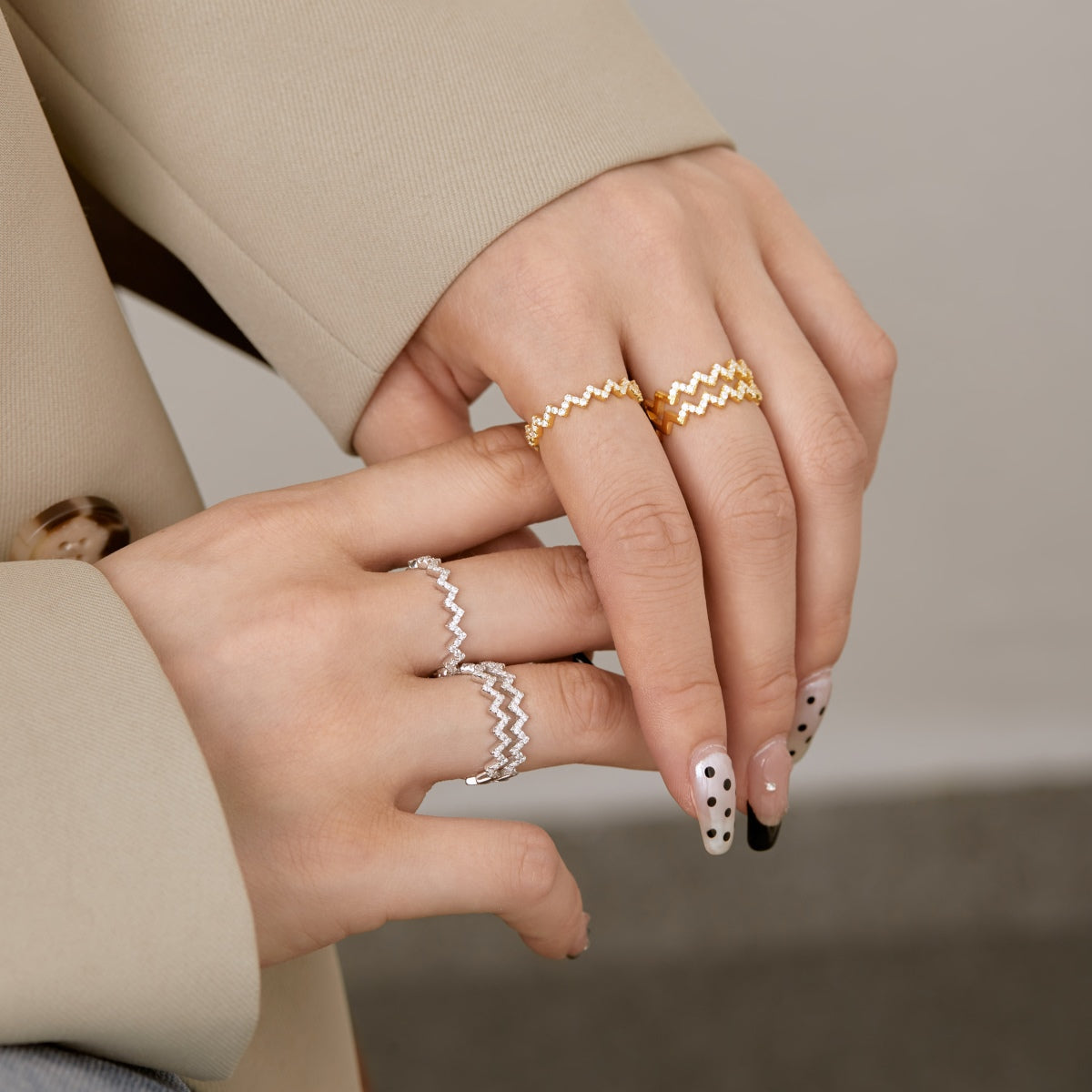 [Perla Lux]Delicate Enchanting Wave Shape Daily Ring