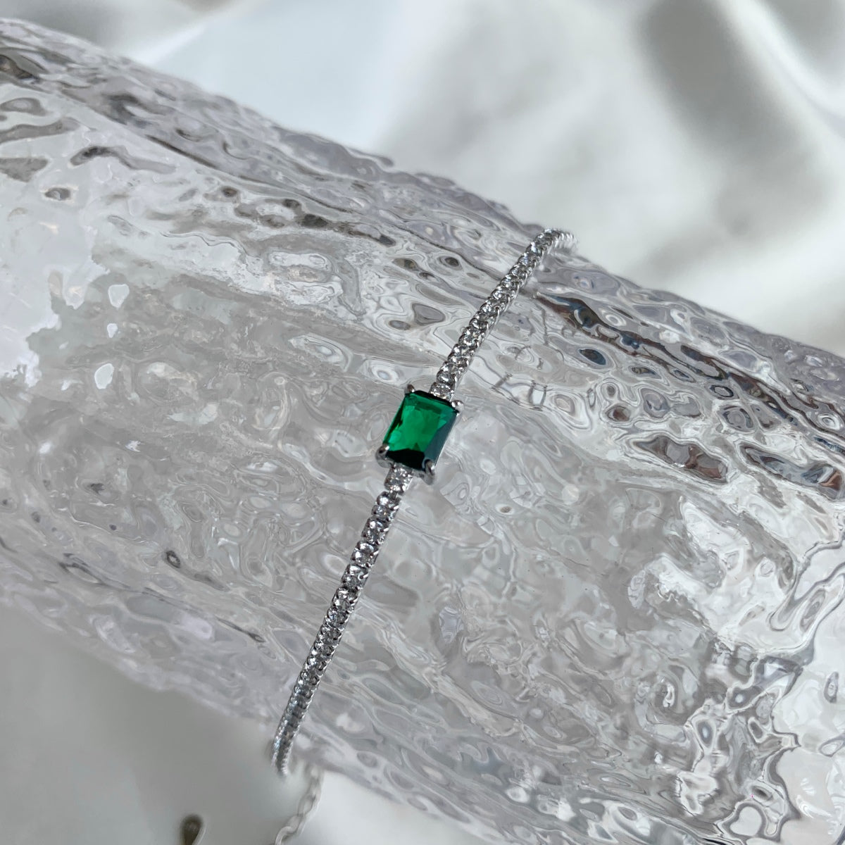 [Perla Lux]1.0 Carat Unique Emerald Cut Banquet Bracelet