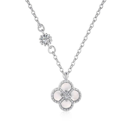 [Perla Lux]Delicate Flower Shape Necklace