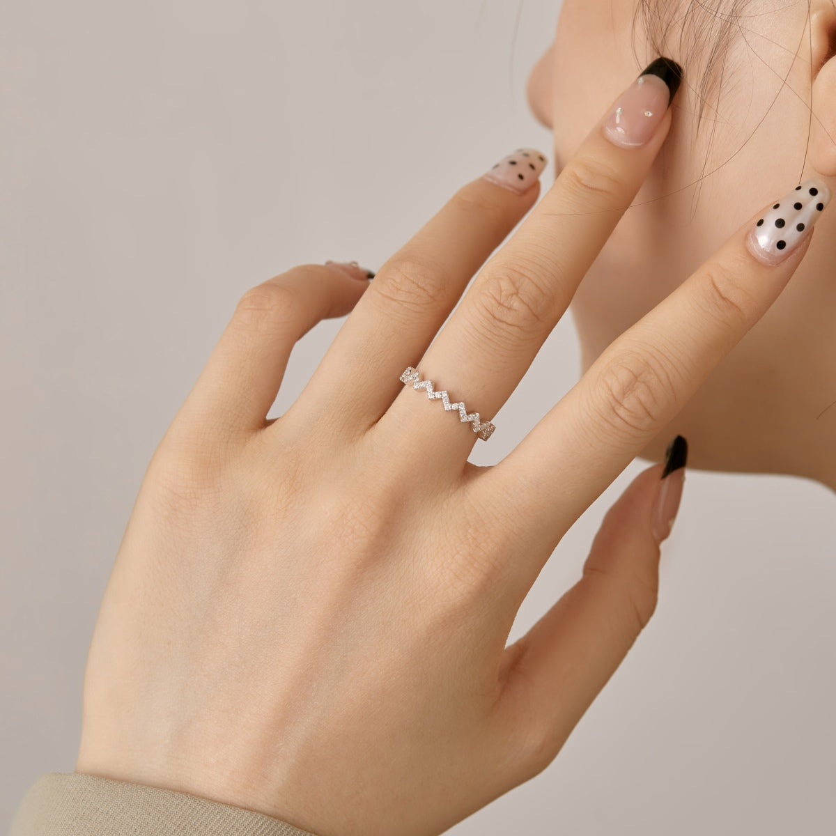 [Perla Lux]Delicate Enchanting Wave Shape Daily Ring