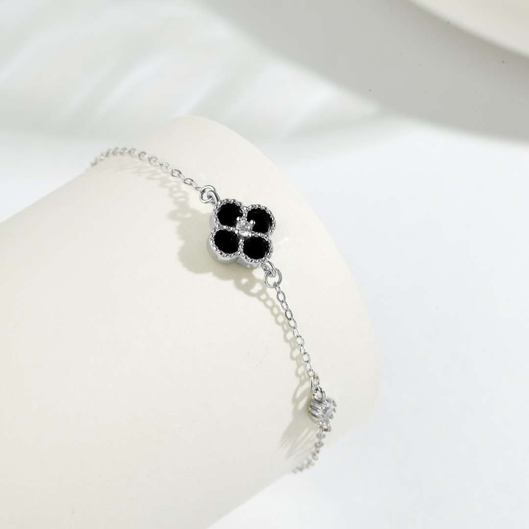 [Perla Lux]Delicate Four Leaf Clover Bracelet