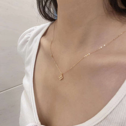 [Perla Lux]Delicate Flower Shape Necklace