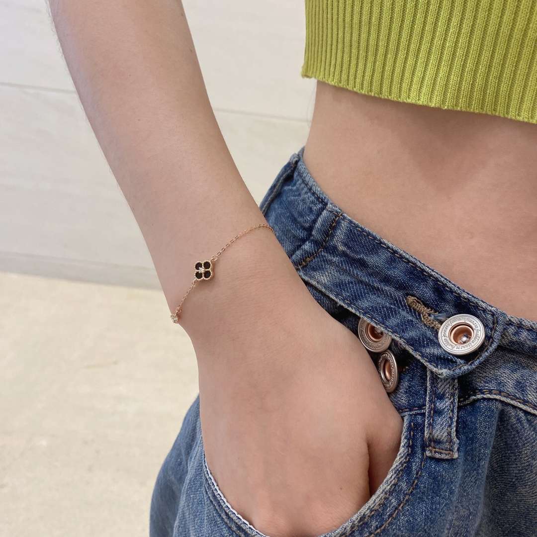[Perla Lux]Delicate Four Leaf Clover Bracelet