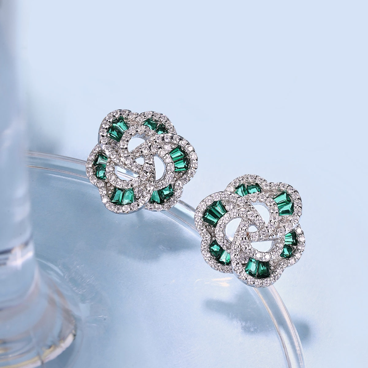 [Perla Lux]Exquisite Flower Shape Daily Earrings
