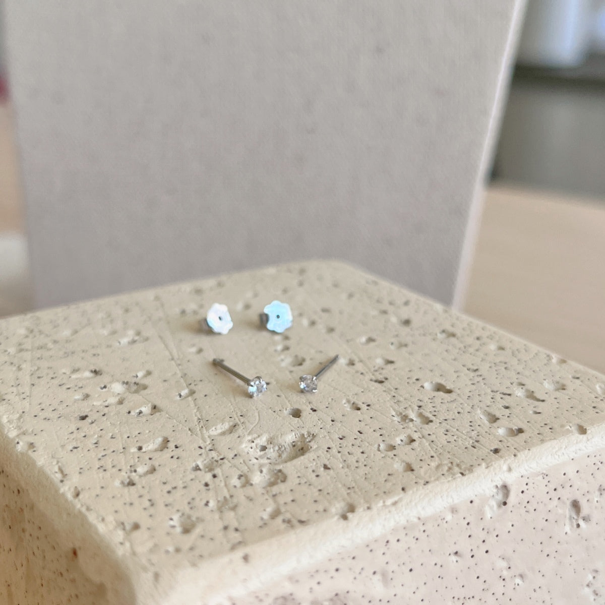 [Perla Lux]Delicate Solitaire Earrings