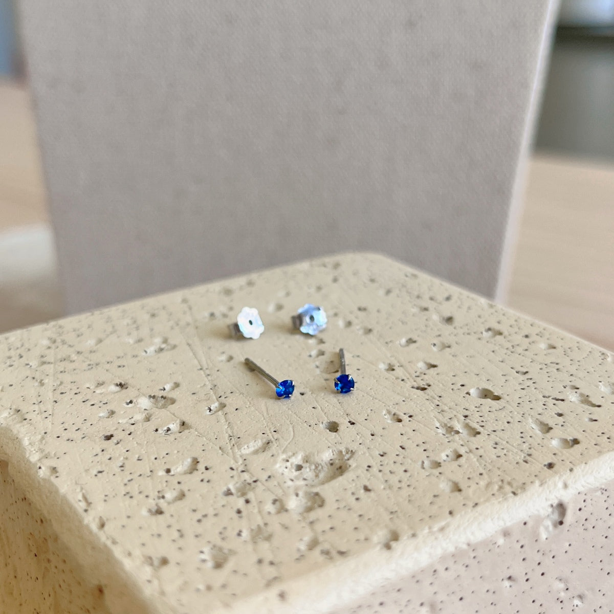 [Perla Lux]Delicate Solitaire Earrings