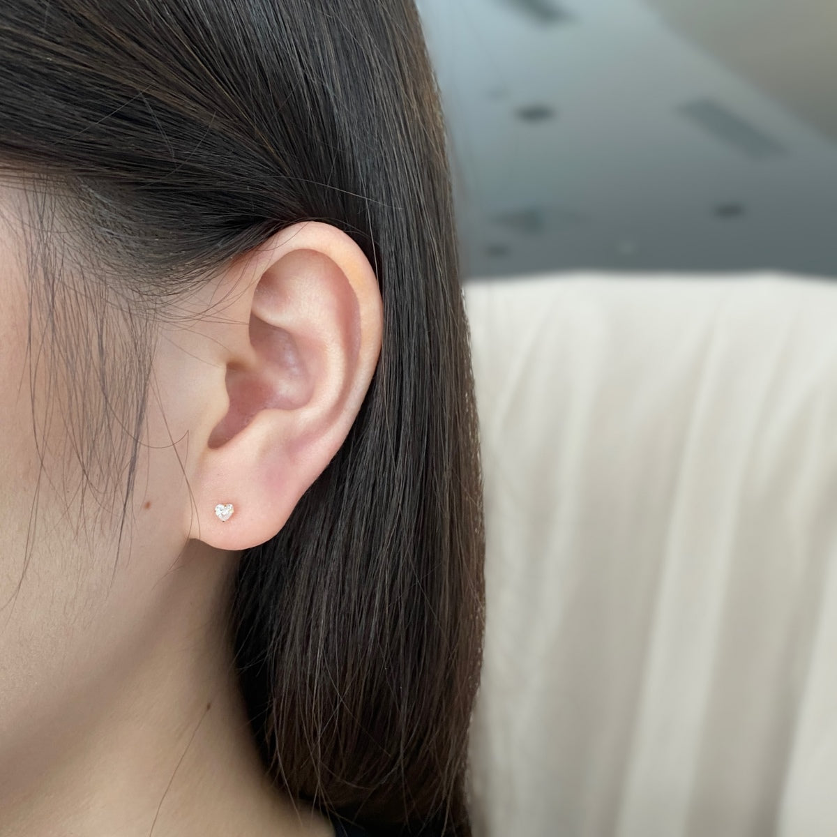 [Perla Lux]Sparkling Heart Shaped Simple Earrings