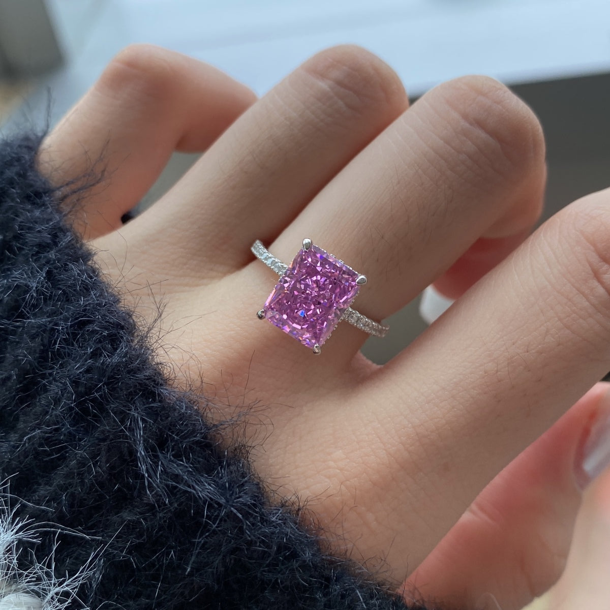 [Perla Lux]4.0 Carat Luxurious Engagement Ring