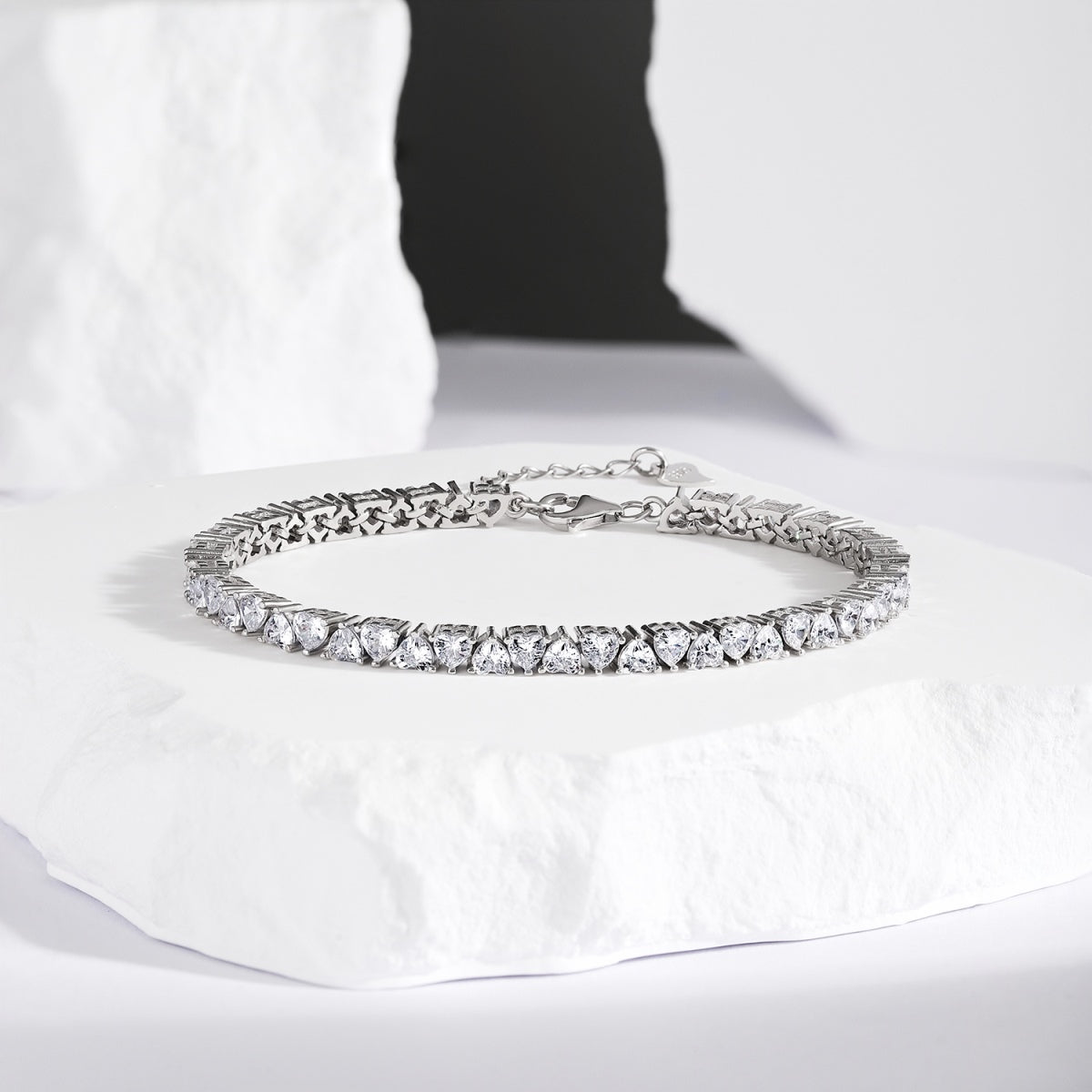 [Perla Lux]Dazzling Romantic Heart Shape Lover Bracelet