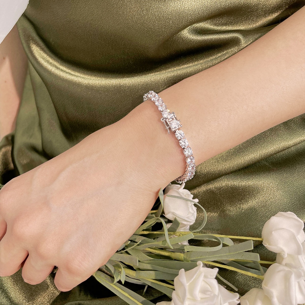 [Perla Lux]Ornate Sparkling Round Cut Wedding Bracelet