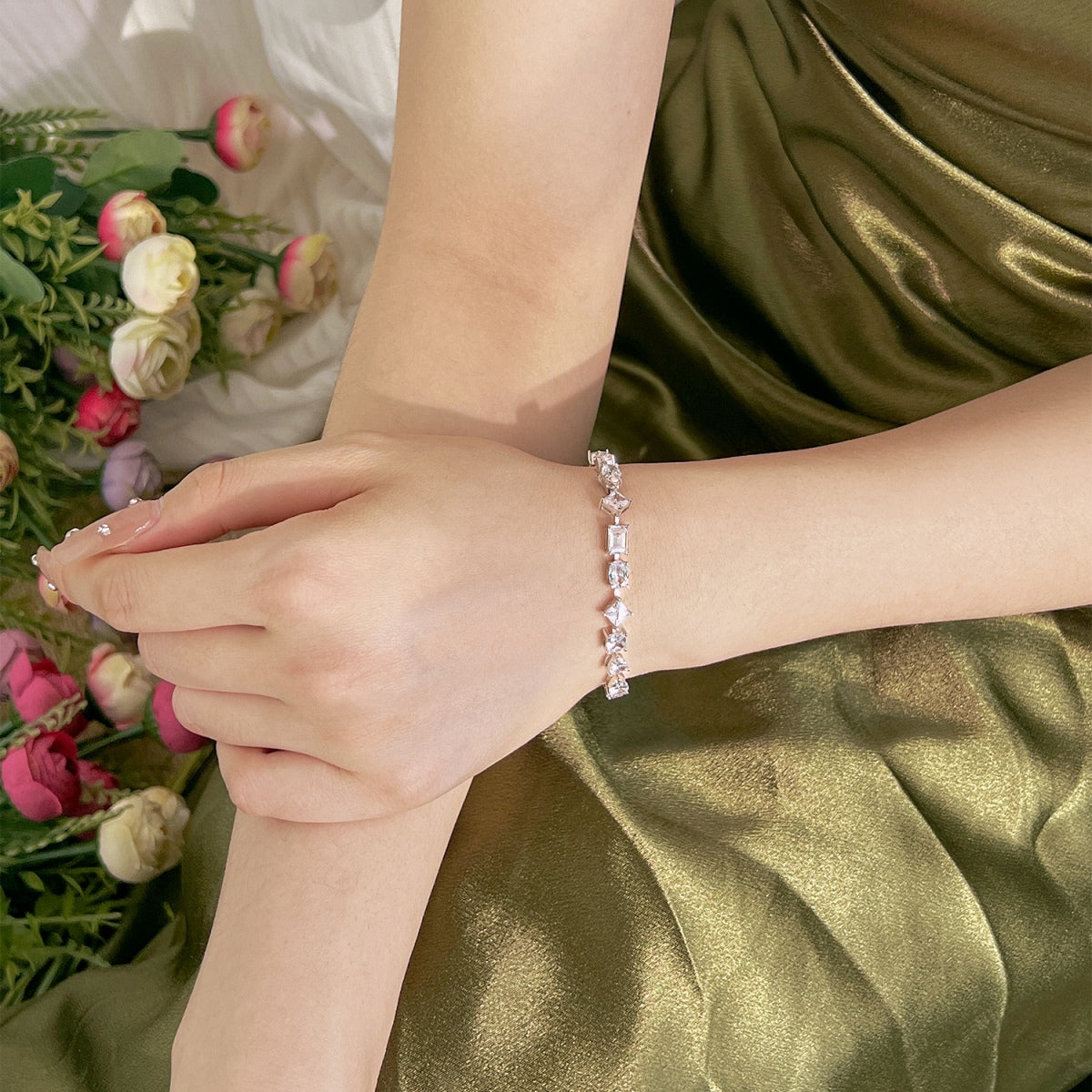 [Perla Lux]Unique Exquisite Multi Cut Daily Bracelet