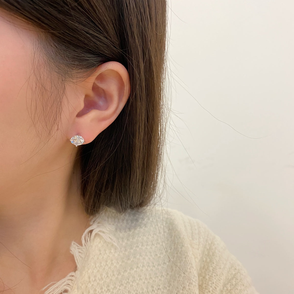 [Perla Lux]Stylish Shiny Round Center Stone Stud Earrings
