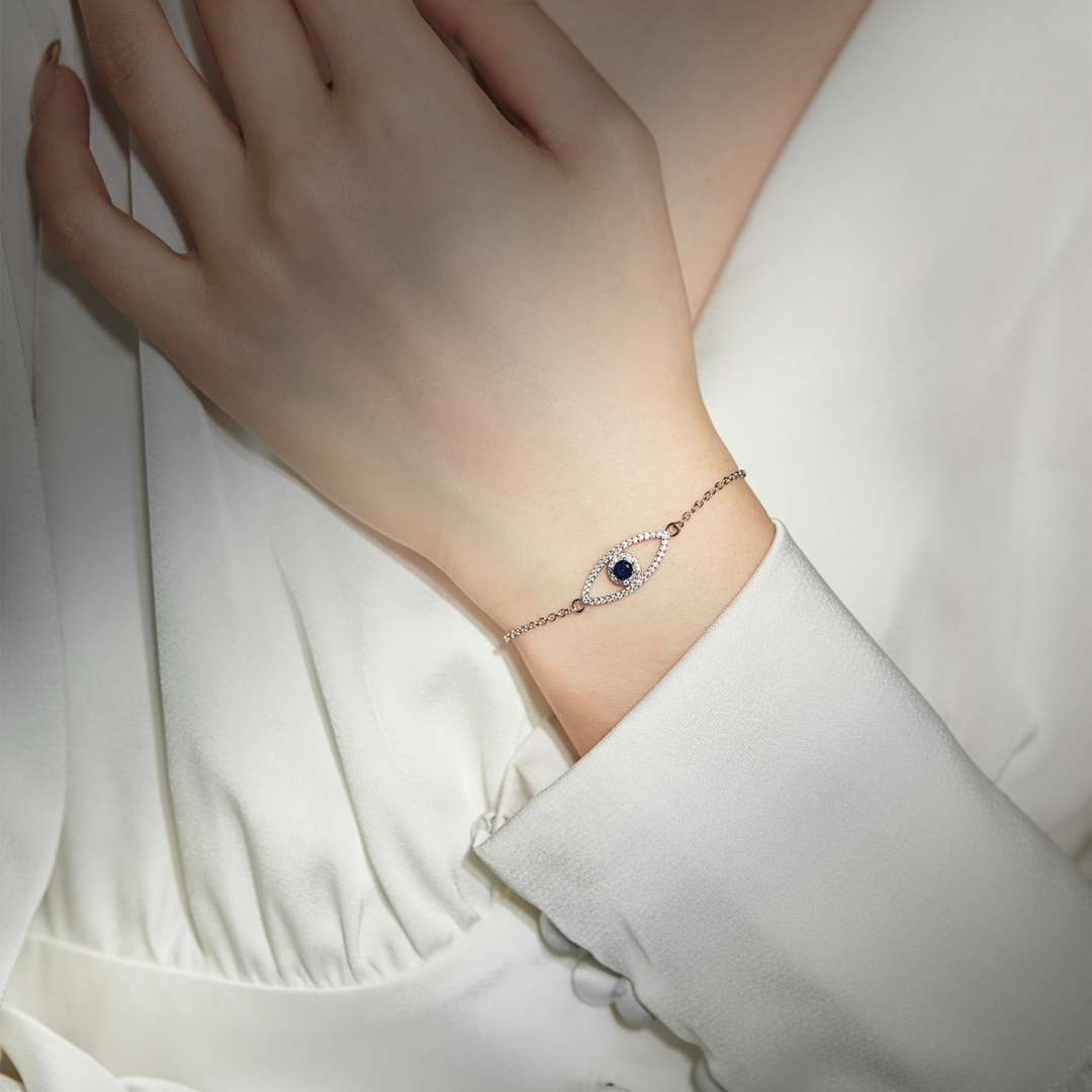 [Perla Lux]Devil's Eye Hollow Design Bracelet