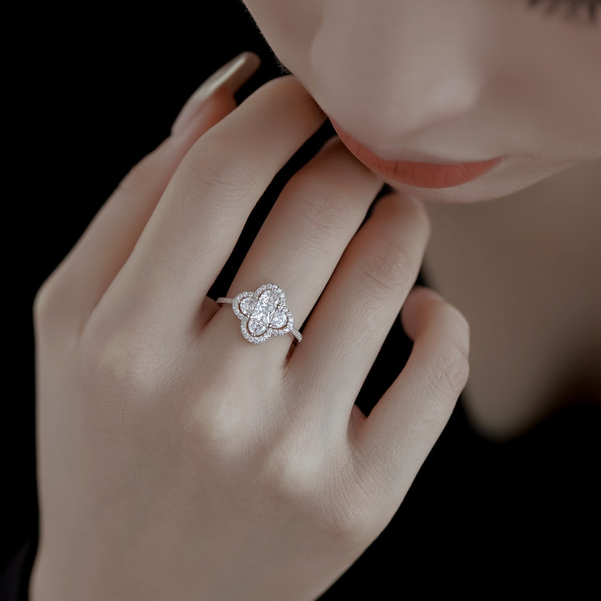 [Perla Lux]Luxurious Eternity Flower Shape Banquet Ring